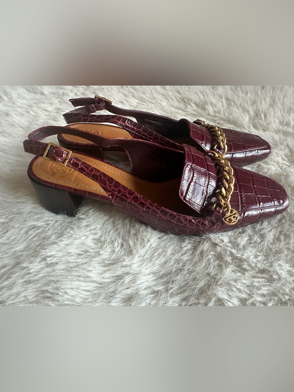 Tory Burch Benton charm Burgundy Croc-Embossed Slingback Loafers With Gold Chain - Picture 1 of 16